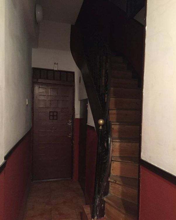 Imagen de la puerta de la casa de Ana Belén