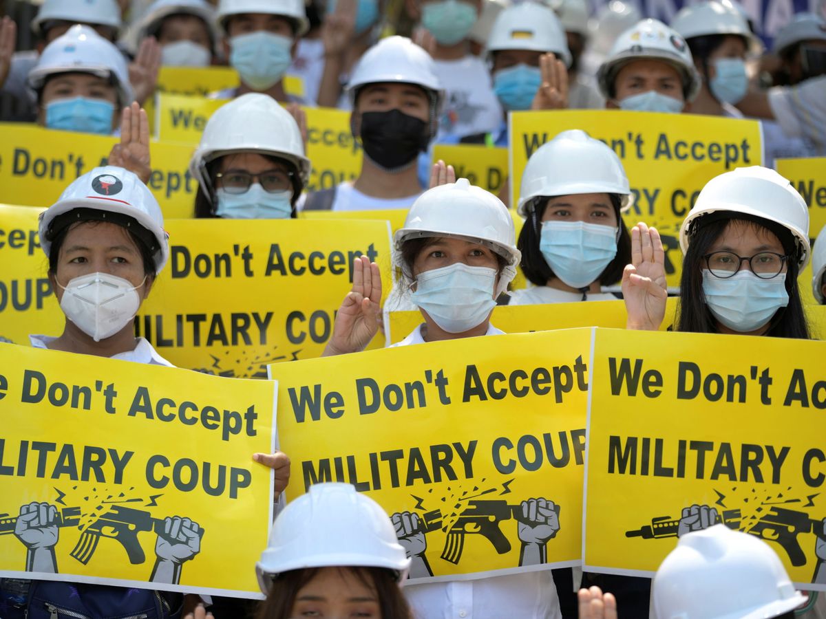 Foto: Protesta contra el golpe de Estado en Rangún, la capital de Myanmar. (Foto: Reuters) 