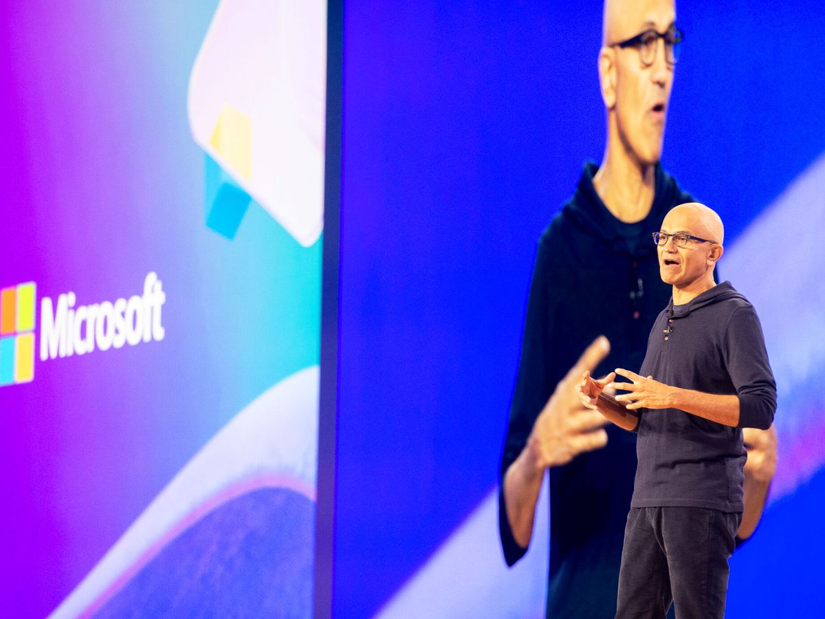 Foto: Satya Nadella, CEO de Microsoft, hablando de la polémica función (Europa Press/Andrej Sokolow)