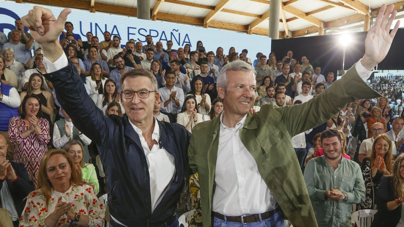 Foto: Feijóo y el presidente de Galicia, Alfonso Rueda. (EFE/Lavandeira jr)