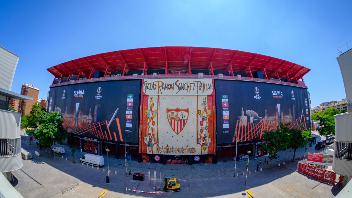 El Sánchez Pizjuán de Sevilla ya está listo para acoger la final de la Europa League. (EFE/Julio Muñoz)