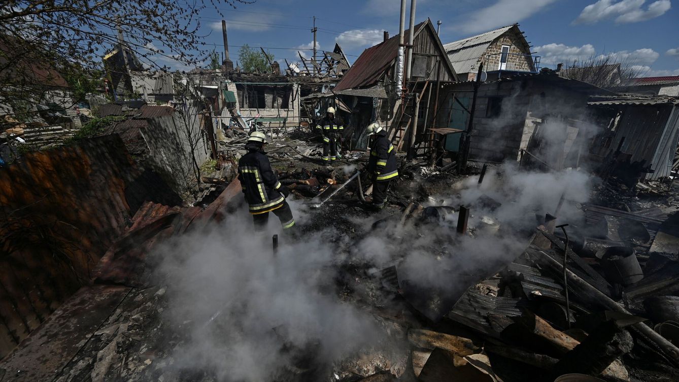Foto: Una casa residencial destruida por un ataque militar ruso en el pueblo de Malokaterynivka, Zaporiyia. (Reuters/Stringer)