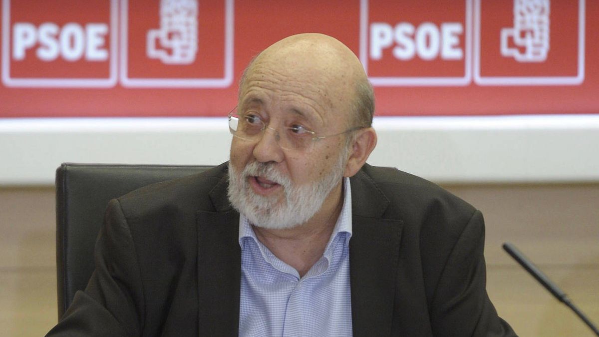 Tezanos reclama un "cuerpo nacional de sociólogos" que le defienda de las críticas