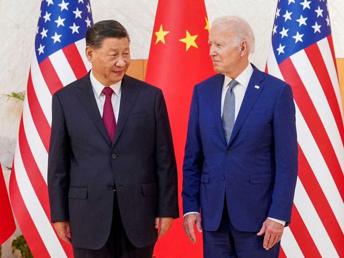 Foto: Los presidentes de China y EEUU, Xi Jinping y Joe Biden. (Reuters/Kevin Lamarque)