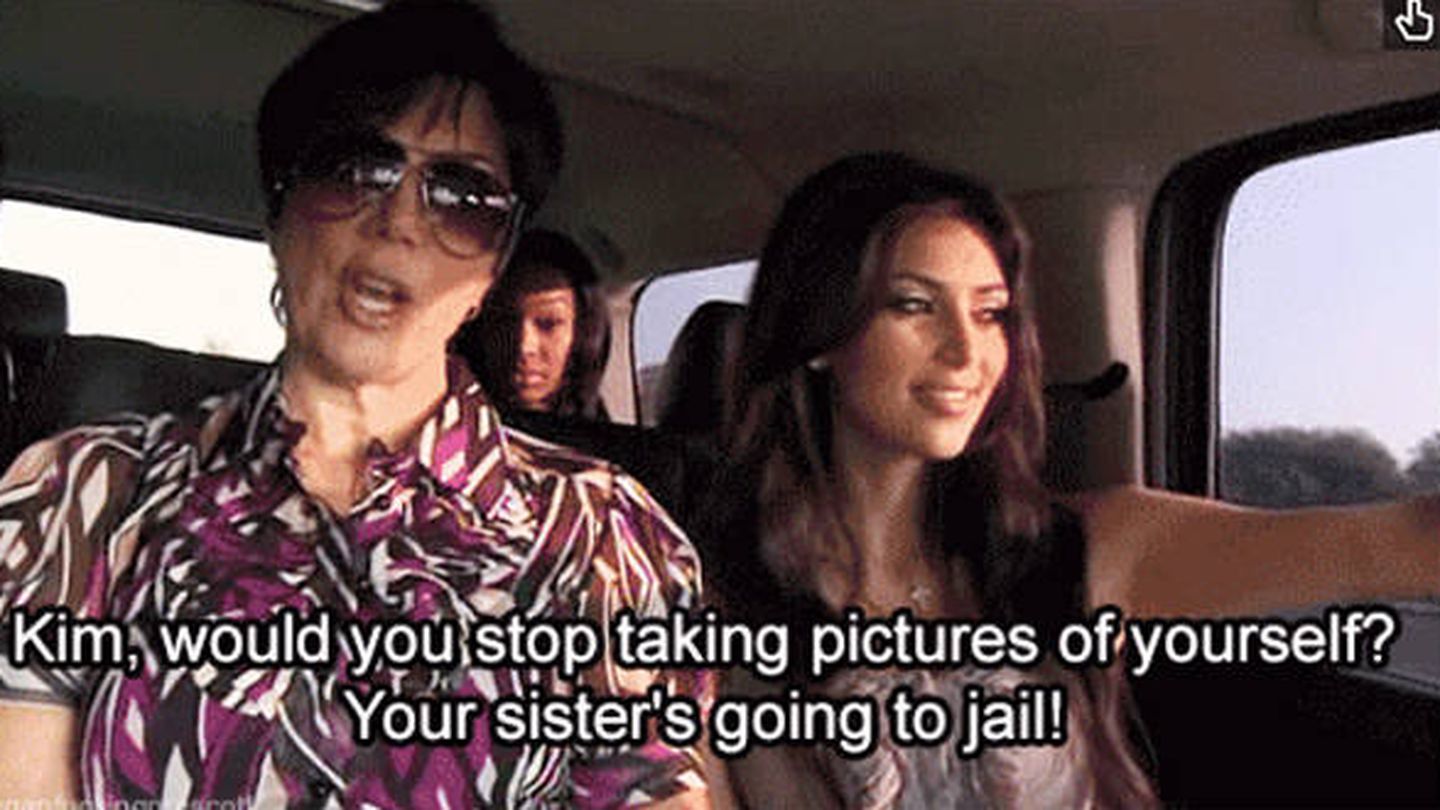 Kris Jenner amonesta a su hija por hacerse selfies. 
