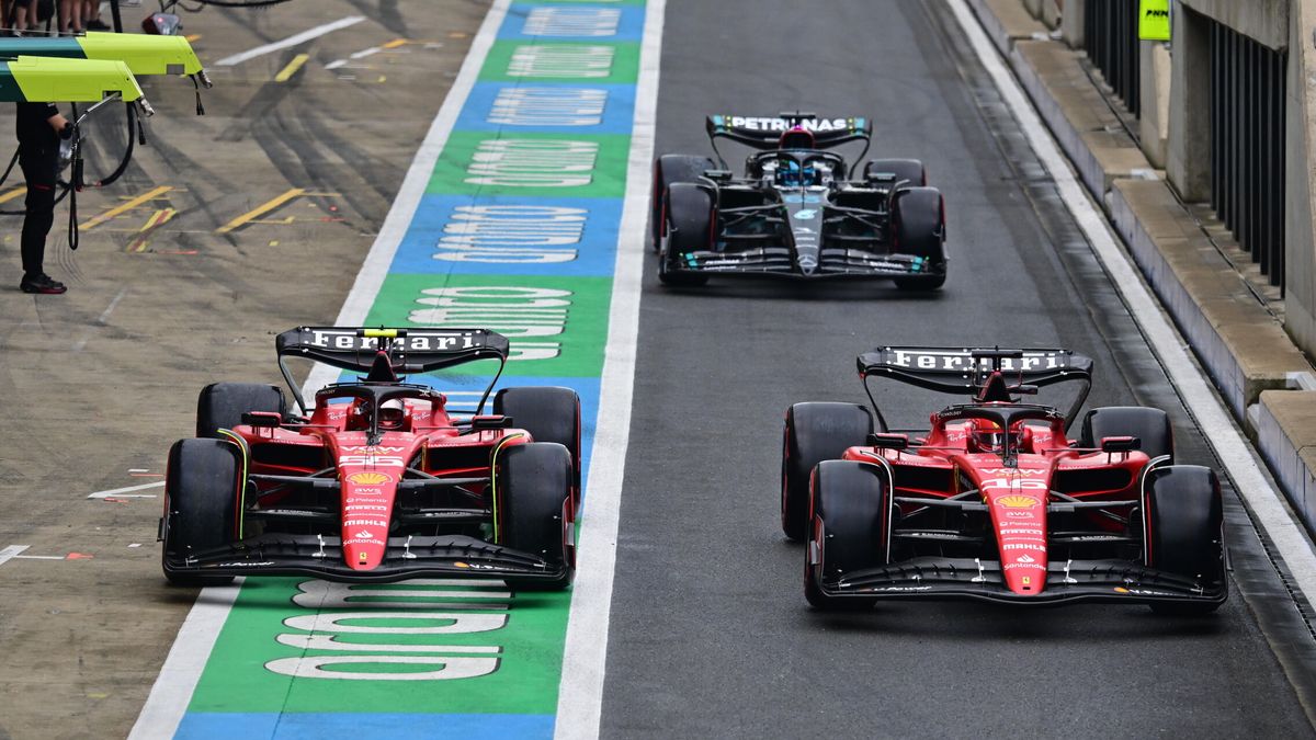 La centésima entre Leclerc y Sainz simboliza la tensión creciente que hay en Ferrari