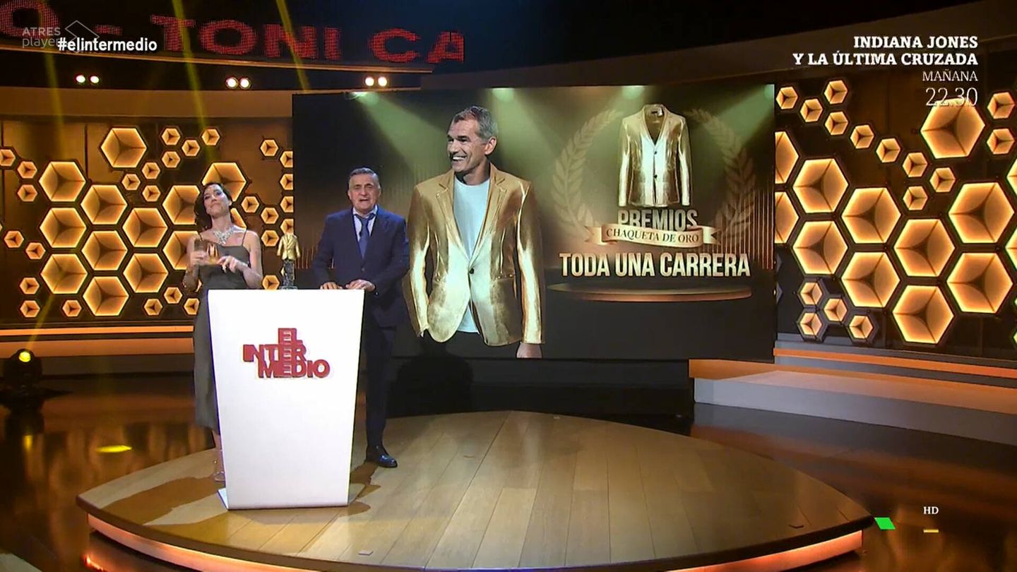 Entrega del premio Chaqueta de Oro a Toni Cantó. (Atresmedia)