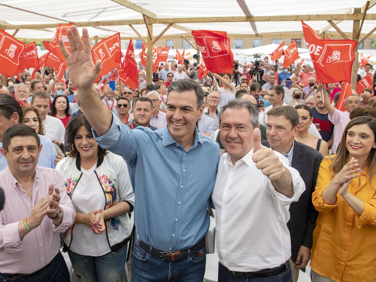 Foto: Pedro Sánchez durante el acto electoral en Jaén. (EFE/José Manuel Pedrosa)