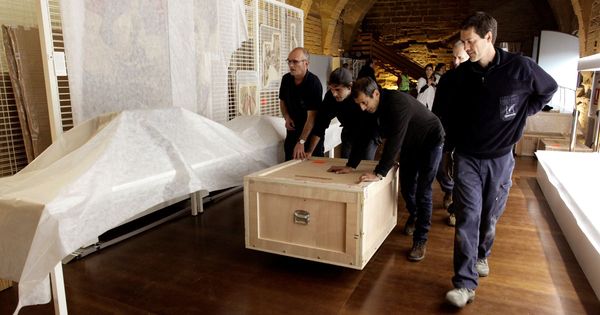 Foto: Fotografía facilitada por el Gobierno de Aragón de la llegada de los bienes del patrimonio histórico artístico al Monasterio de Sijena, este 11 de diciembre. (EFE)
