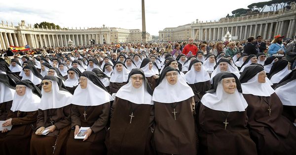 Foto: Imagen de archivo de un grupo de monjas en el Vaticano. (EFE)