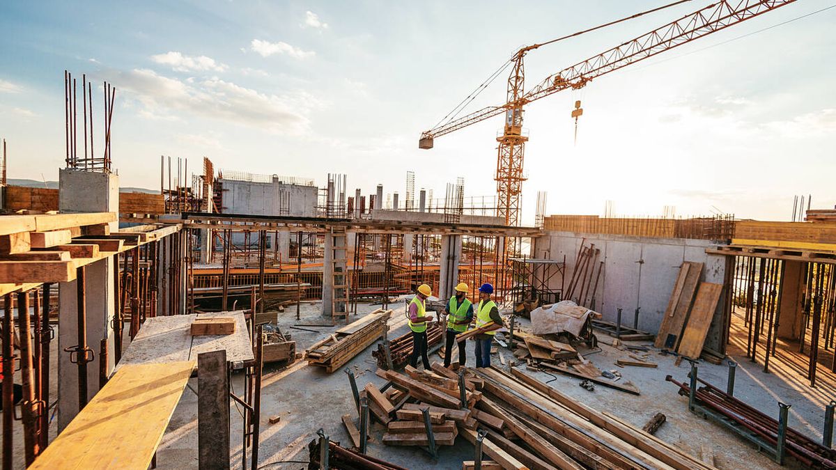 Los costes de construcción echan el freno y dan un respiro a promotores y constructores