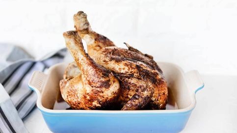 Vídeo: una técnica diferente para asar el pollo y que sepa mejor