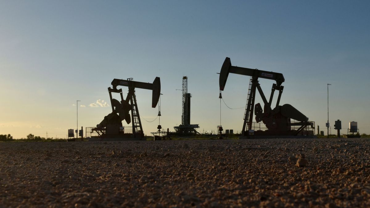 El petróleo se acelera tras la sorpresa de los datos de inventario de EEUU