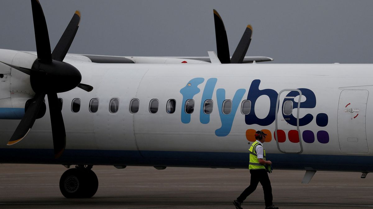 Flybe se dispara un 30% en la bolsa de Londres ante el interés de IAG y Virgin