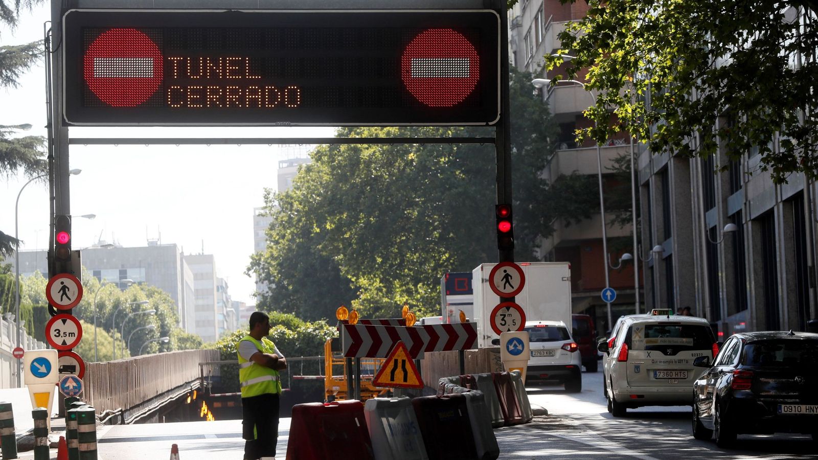 Foto: El túnel de María de Molina, cuando cerró el pasado agosto por obras. (EFE)