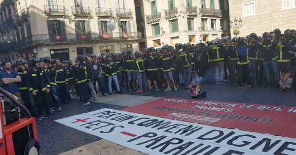 Foto: Más de un millar de trabajadores se concentraron en la plaza de Sant Jaume de Barcelona. (EC)