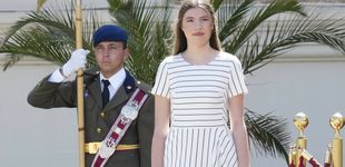 Post de Un discreto vestido estilo navy y zapato plano: el look de la infanta Sofía en un día clave para su hermana en Zaragoza