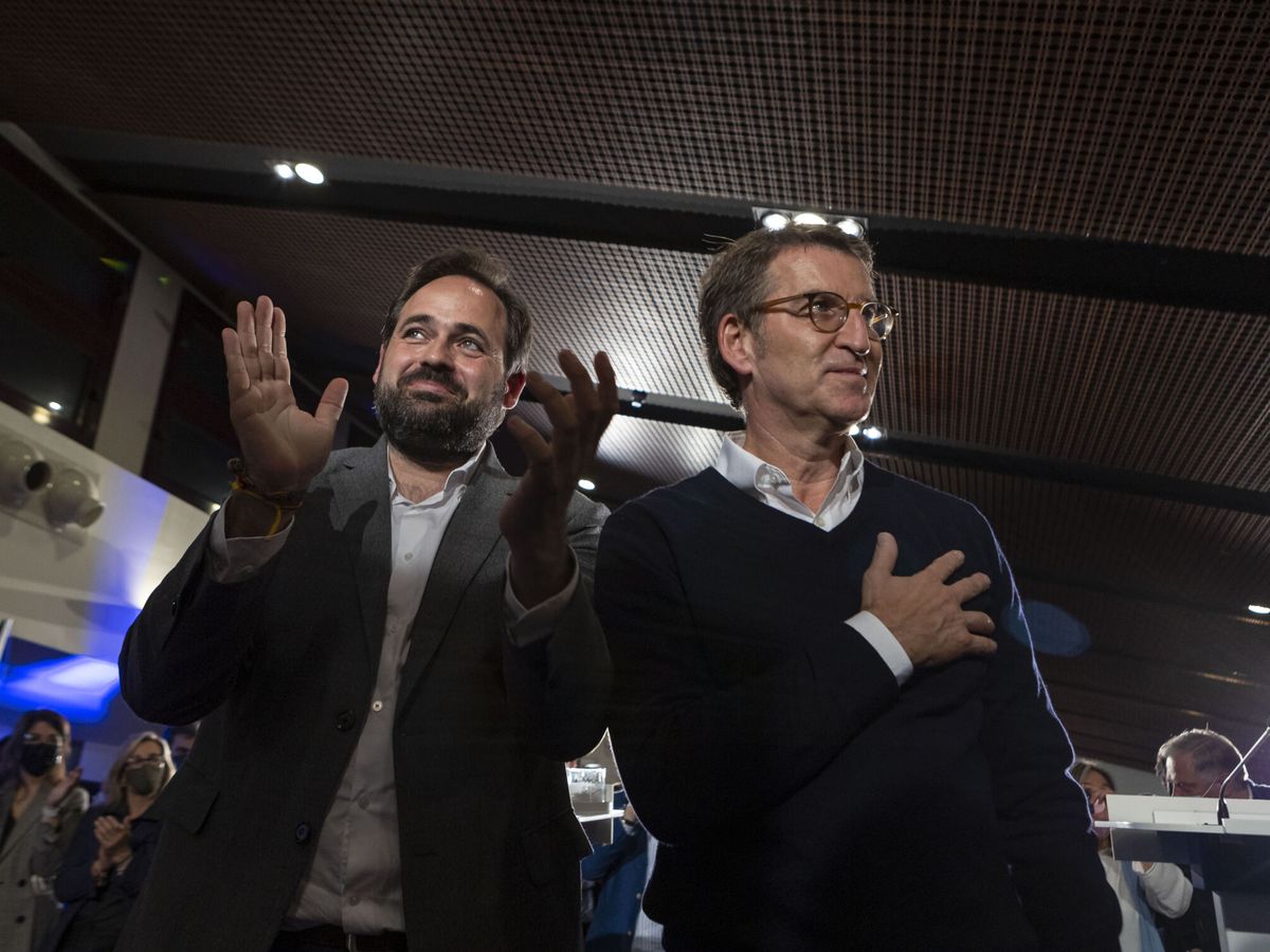 Foto: El presidente del PP, Alberto Núñez Feijóo (d), y el presidente del partido en Castilla-La Mancha, Paco Núñez (i). (EFE/Ángeles Visdómine)