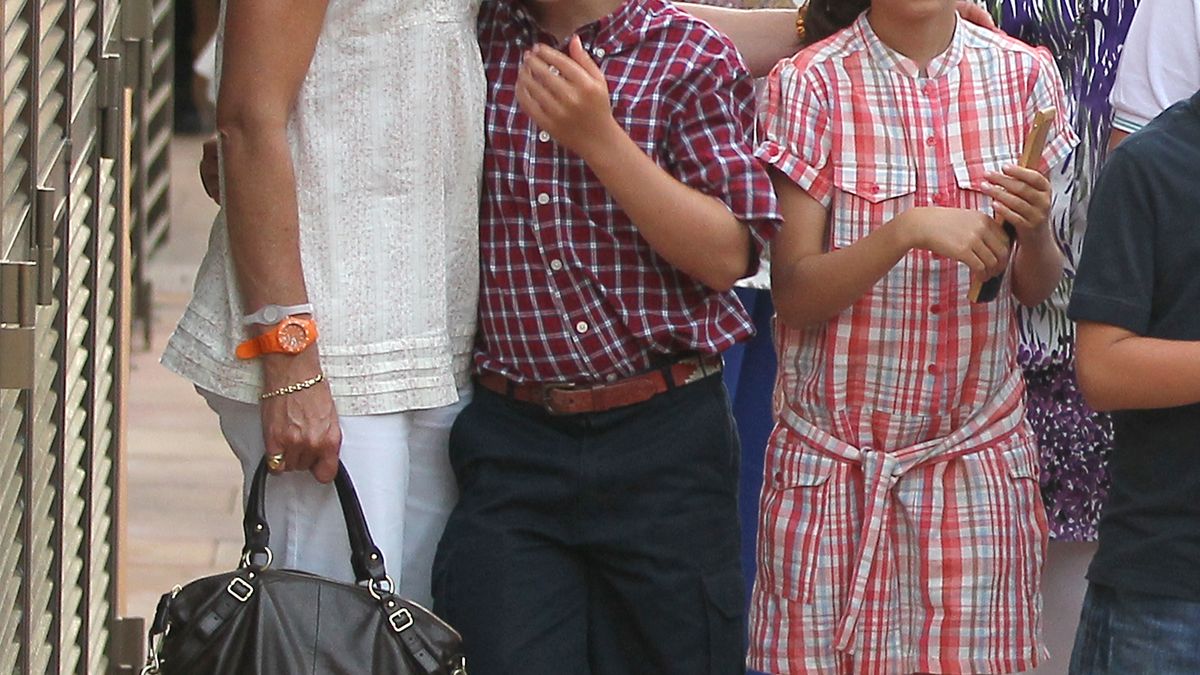 Froilán celebra su cumpleaños en el parador de Sigüenza junto a su madre y su abuela