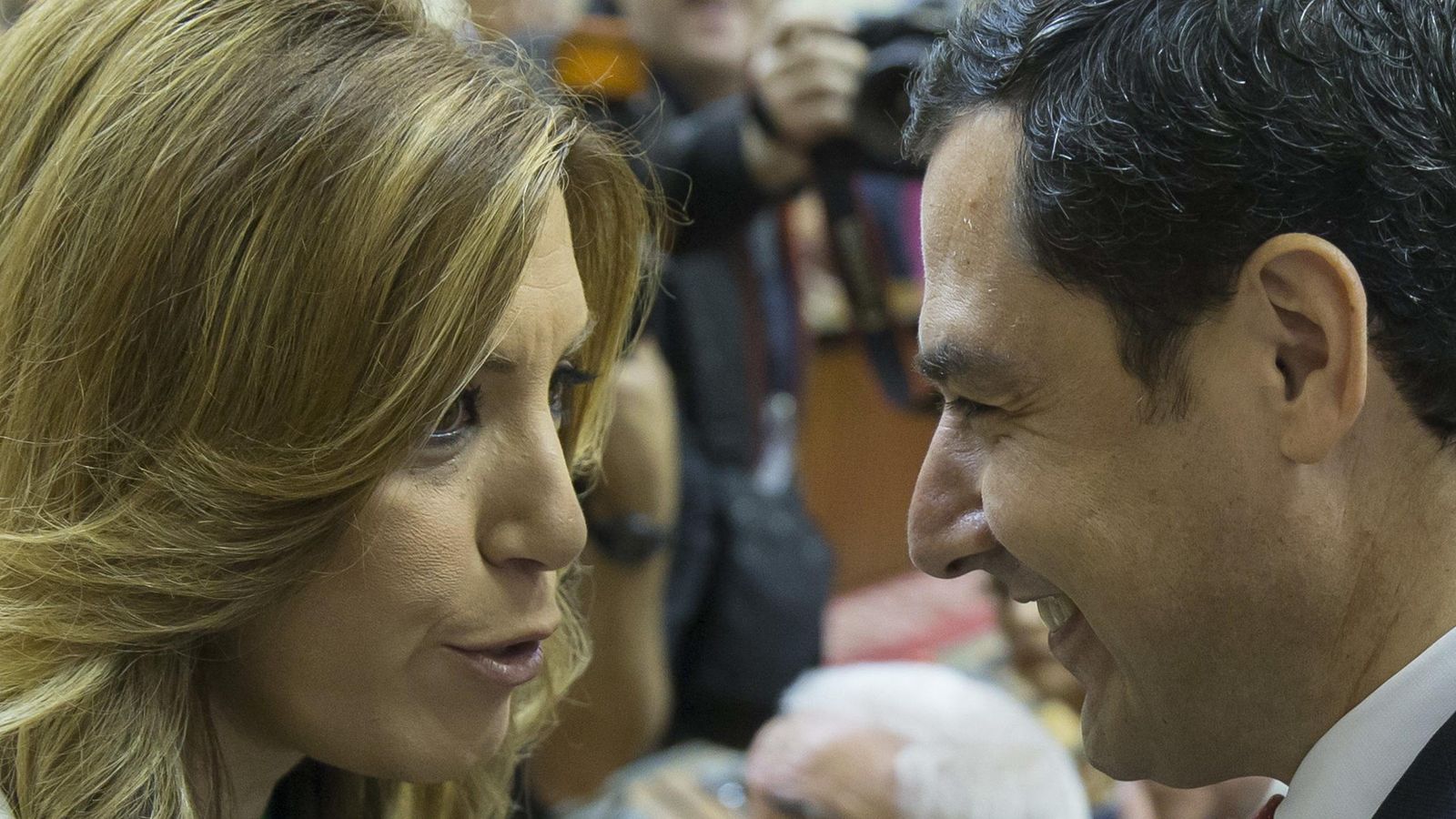 Foto: La presidenta de la Junta de Andalucía en funciones, Susana Díaz, y el líder del PP-A, Juanma Moreno. (Efe)