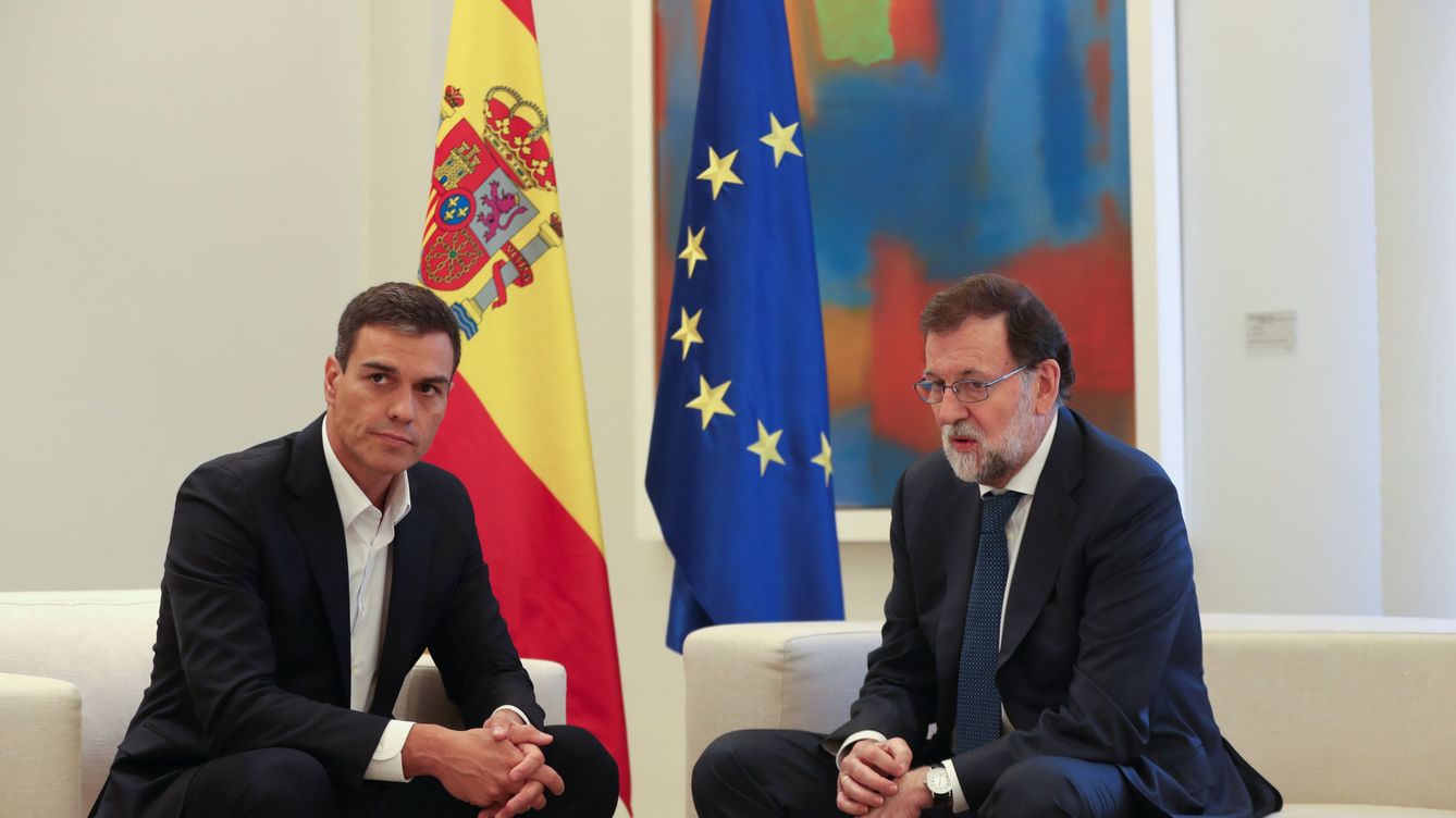 Foto: Pedro Sánchez y Mariano Rajoy, durante su reunión de urgencia en La Moncloa este 7 de septiembre. (Reuters)