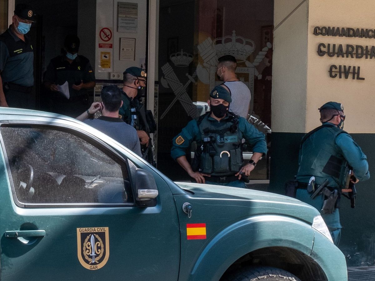 Foto: Imagen de archivo de un operativo contra el narcotráfico en Huelva. (EFE/Julián Pérez)