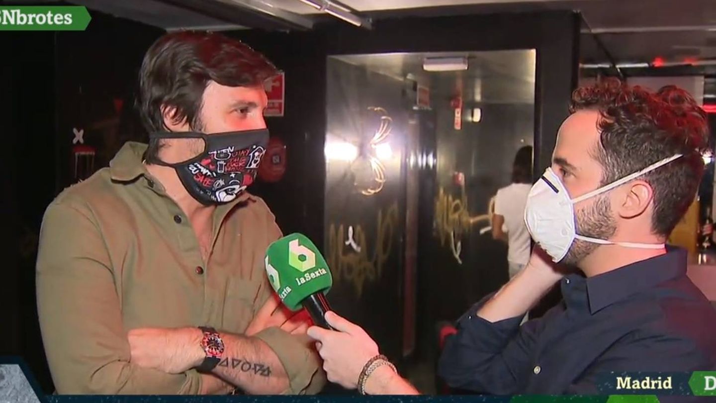 Un reportero de La Sexta en una discoteca madrileña. (Atresmedia).