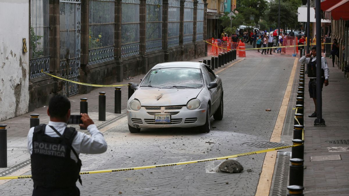Suben a dos los muertos por el terremoto de 7,7 en México en el aniversario de los temblores de 1985 y 2017