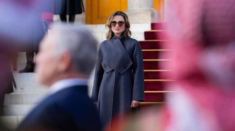 Noticia de Rania de Jordania confía de nuevo en sus marcas favoritas para los festejos del 25 aniversario del trono del rey Abdalá II