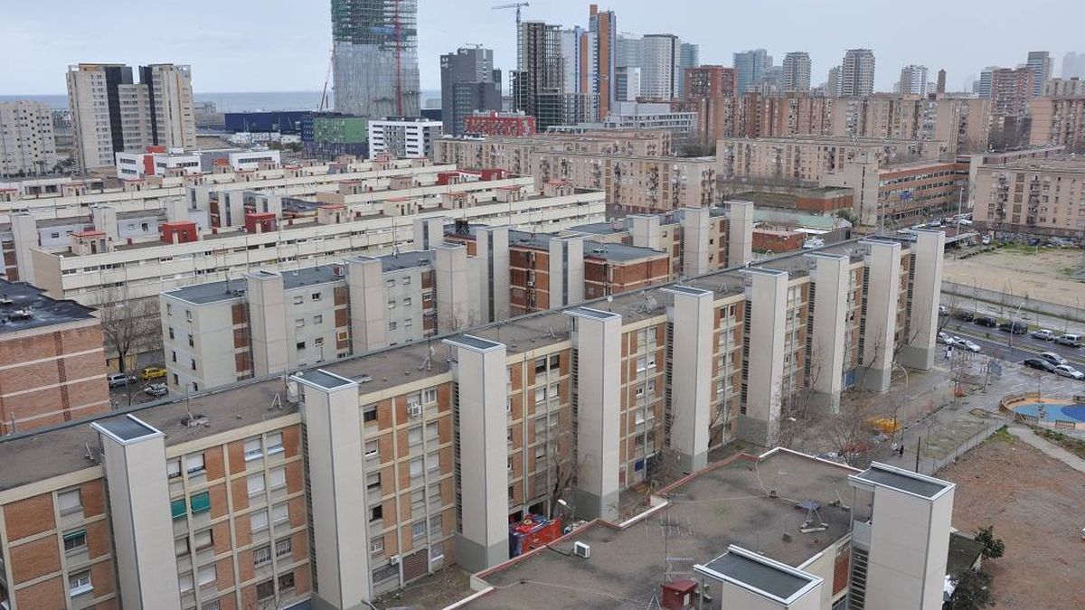 Clanes gitanos ocupan 40 pisos públicos en el barrio de La Mina, el 'Bronx' de Barcelona