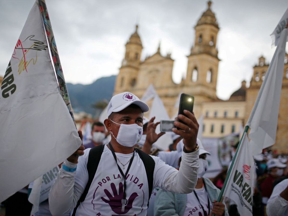 Foto: Protesta en Bogotá de varios ex gerrilleros de las FARC. (Reuters/Luisa González)