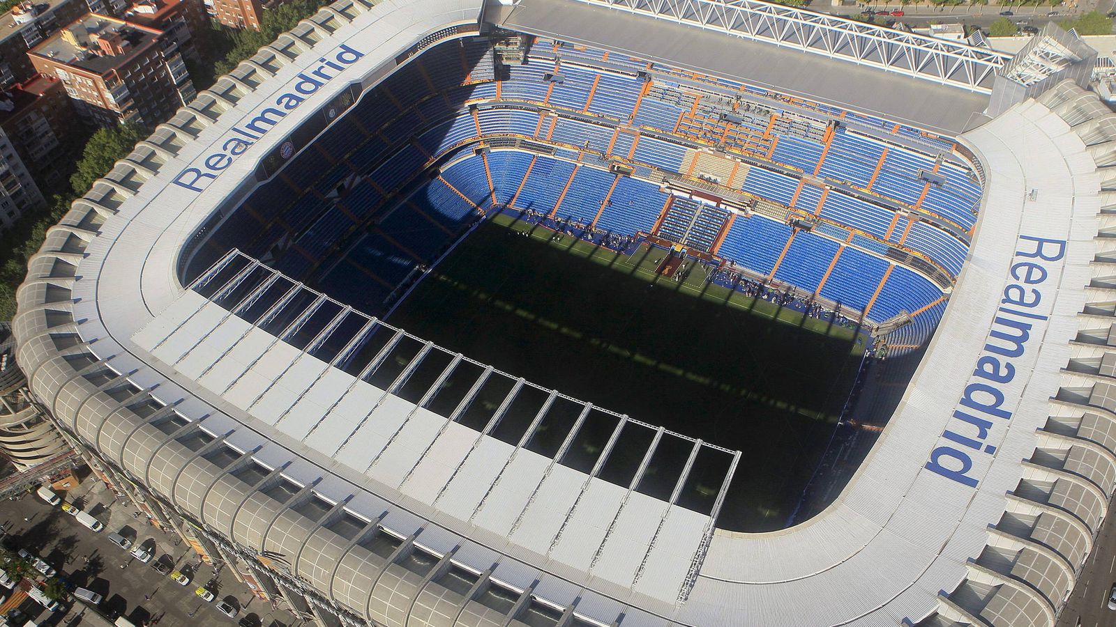 Foto: Vista aérea del Santiago Bernabéu (EFE)
