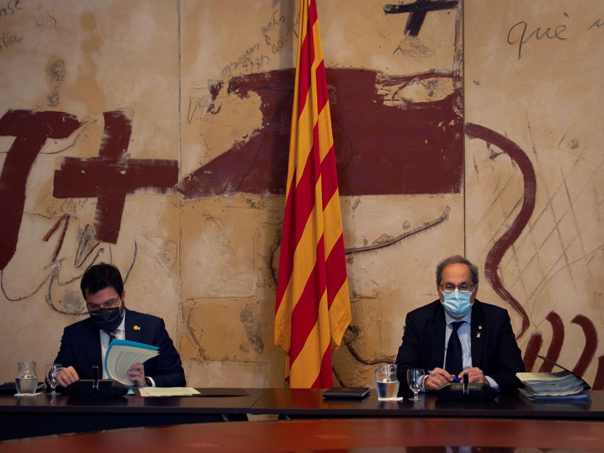 Foto: El presidente de la Generalitat, Quim Torra, y el vicepresidente, Pere Aragonès (i), durante la reunión semanal del Govern. (EFE)