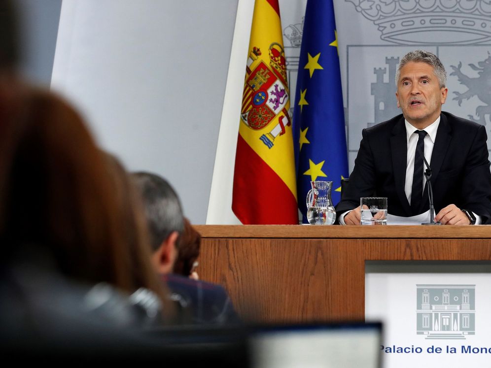 Foto: El ministro de Interior, Fernando Grande-Marlaska, en su comparecencia. (EFE)
