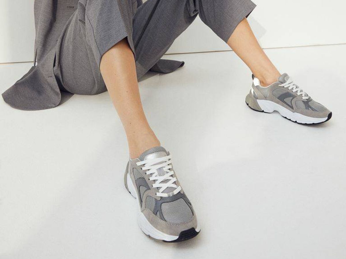 Perca Anécdota nariz H&M tiene las zapatillas deportivas grises de moda en clave low cost