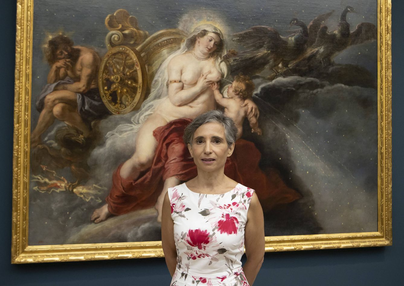 Montserrat Villar, creadora del itinerario del Prado, delante de 'El nacimiento de la Vía Láctea'. (Museo del Prado)