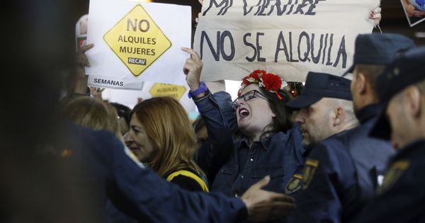 Foto: Protesta contra los vientres de alquiler en Madrid. (EFE)