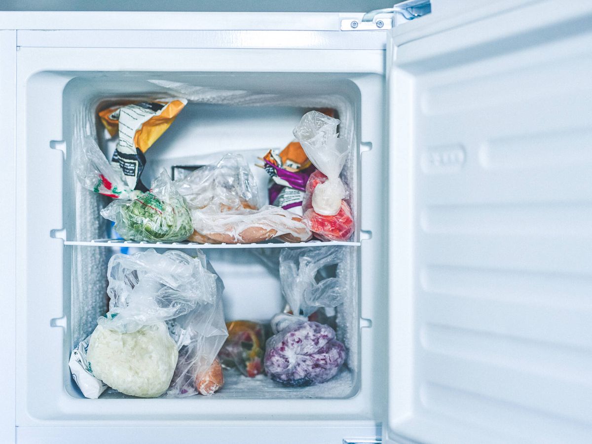 El truco limpiar y descongelar el congelador en 15 minutos