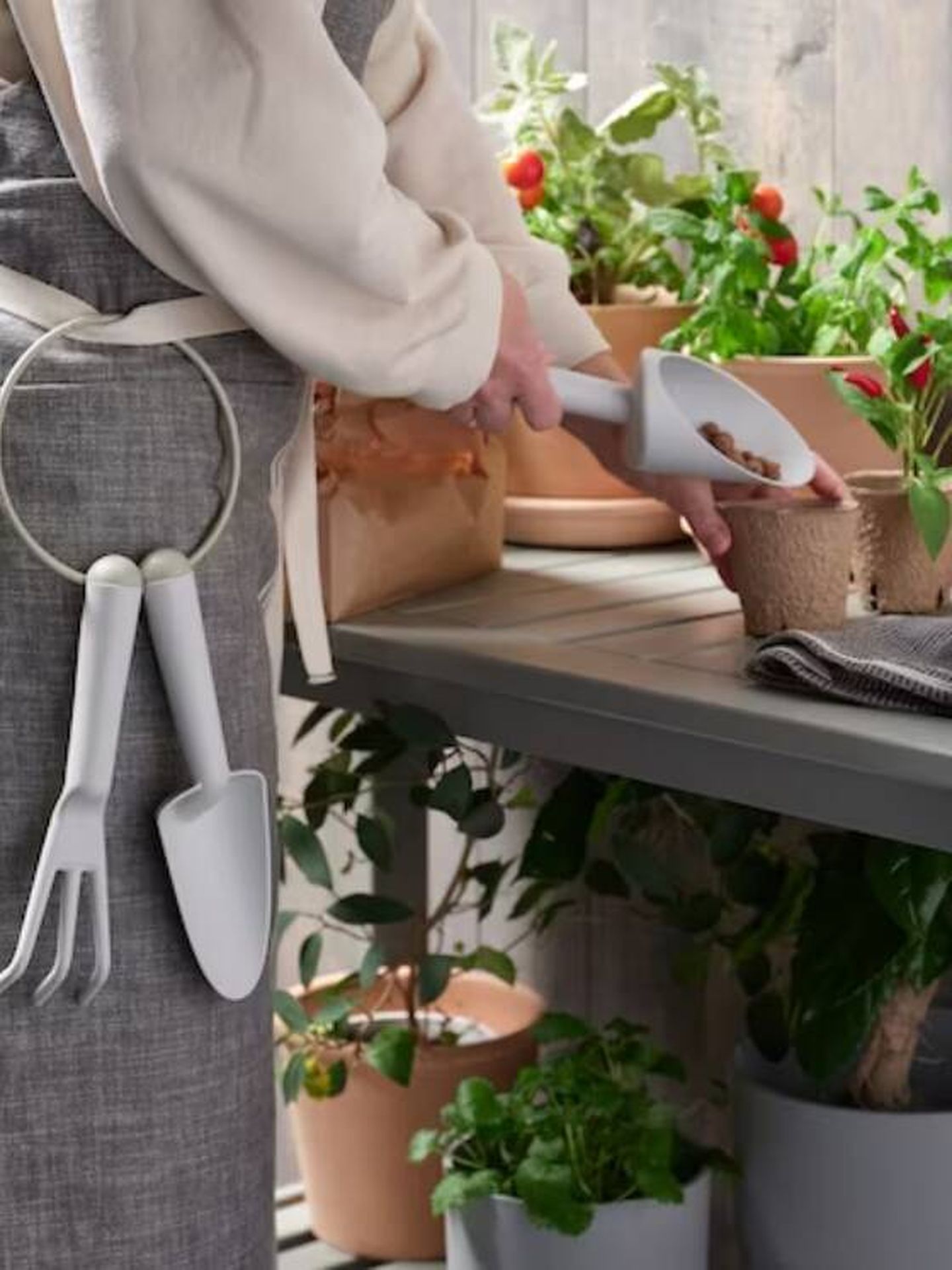 Herramientas de jardinería de Ikea. (Cortesía)