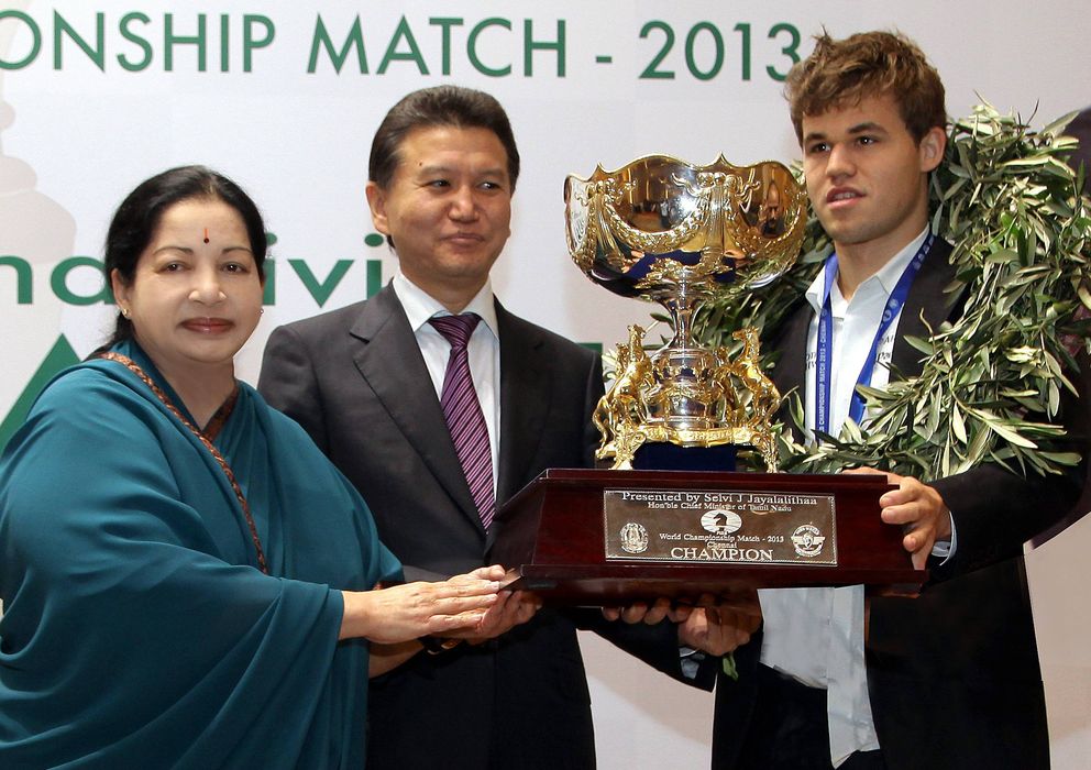Foto: Magnus Carlsen tras proclamarse campeón del mundo (Imago).