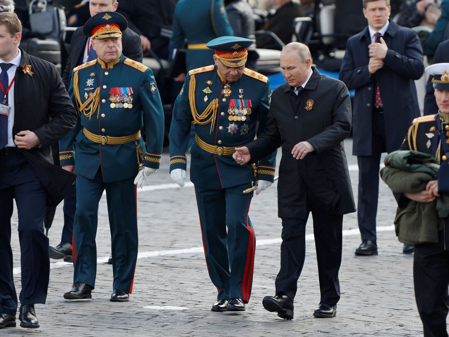Putin, junto a su ministro de Defensa. (Reuters/Maxim Shemetov)