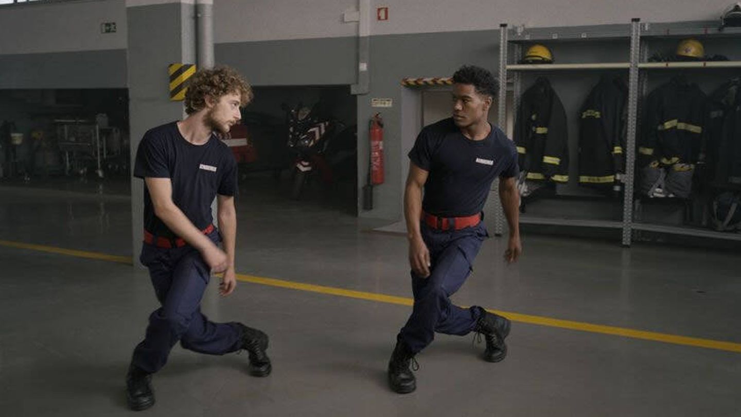 La coreografía erótica de los bomberos. (Vitrine Films)