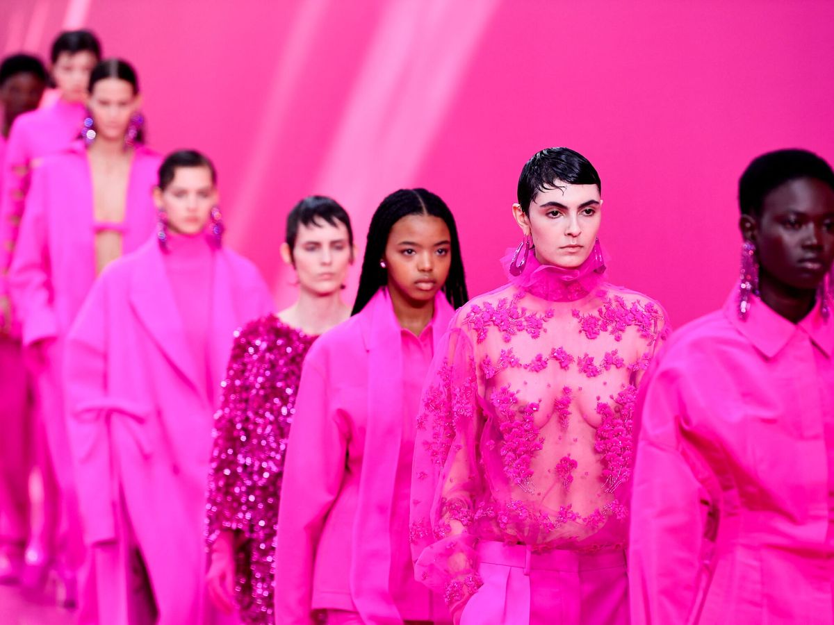 Foto: Desfile de la colección Pink Valentino en París. (Reuters)