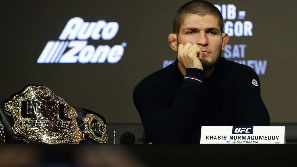 Khabib lanza un ultimátum a la UFC: "Si despedís a mi equipo, me perdéis a mí"