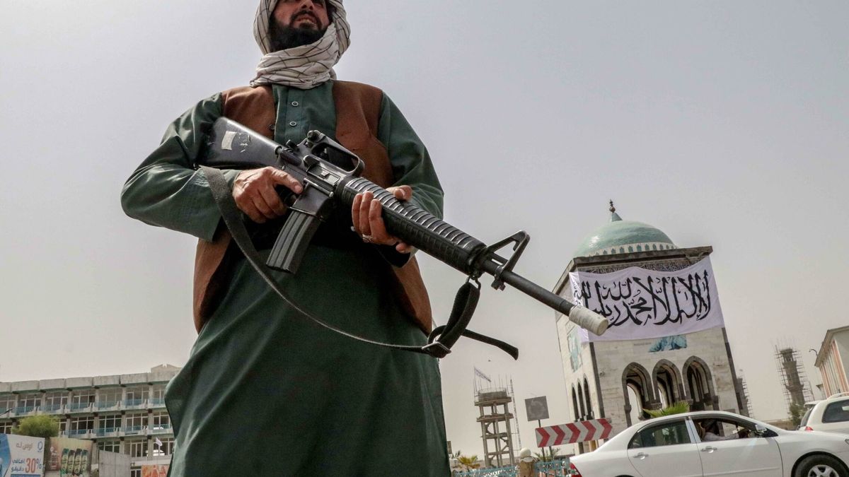 Imbecilidad occidental y fanatismo talibán