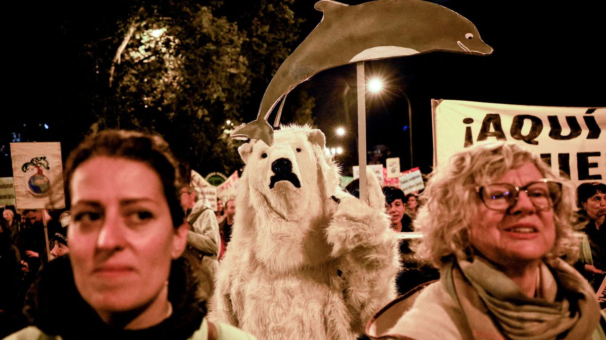 Miles de personas salen a las calles españolas para clamar justicia climática 
