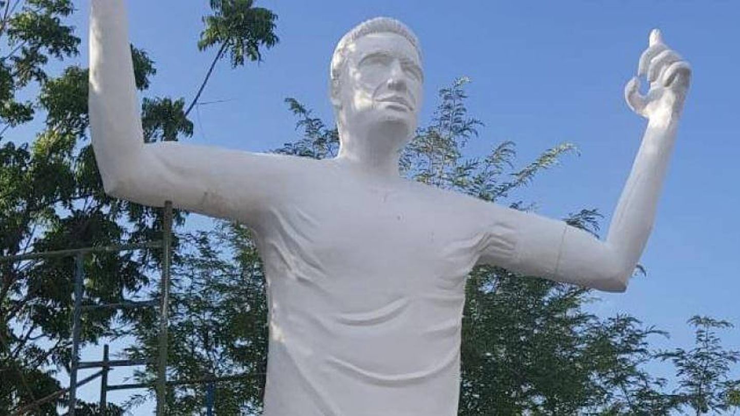 Estatua a Falcao en Santa Marta, Colombia