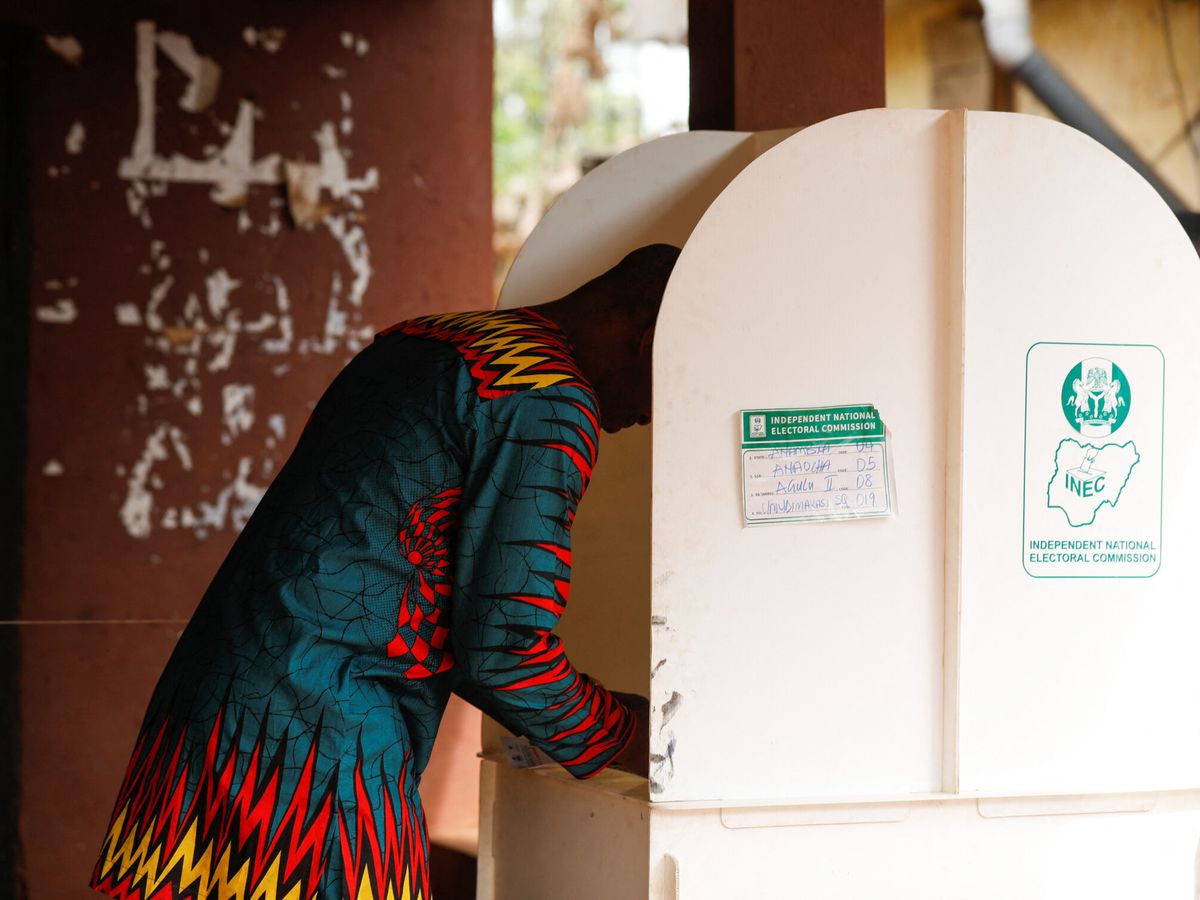 Foto: Un nigeriano votando. (Reuters/Temilade Adelaja)