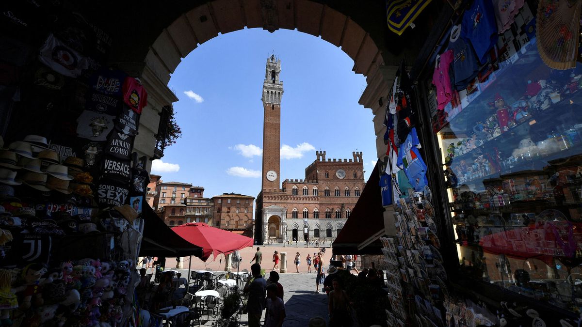 La ciudad italiana de Siena cierra sus museos y colegios tras registrar hasta 40 terremotos