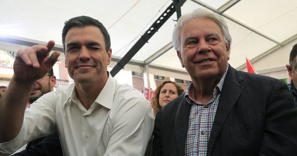 Foto: Pedro Sánchez y Felipe González, en su acto de fin de campaña de las últimas generales, el 24 de junio de 2016 en Madrid. (EFE)